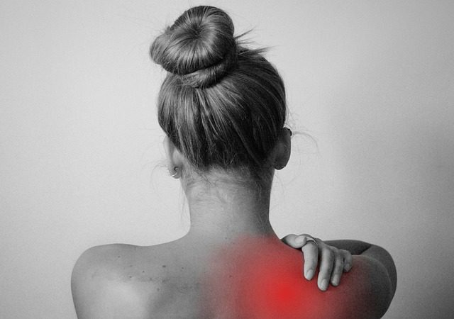 trattamento di osteopatia per dolore alla spalla